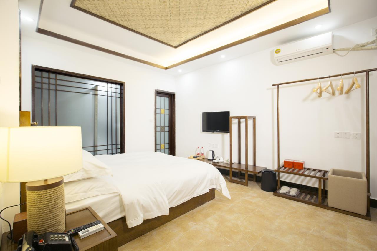 Fenghuang Poshan Inn Exterior photo