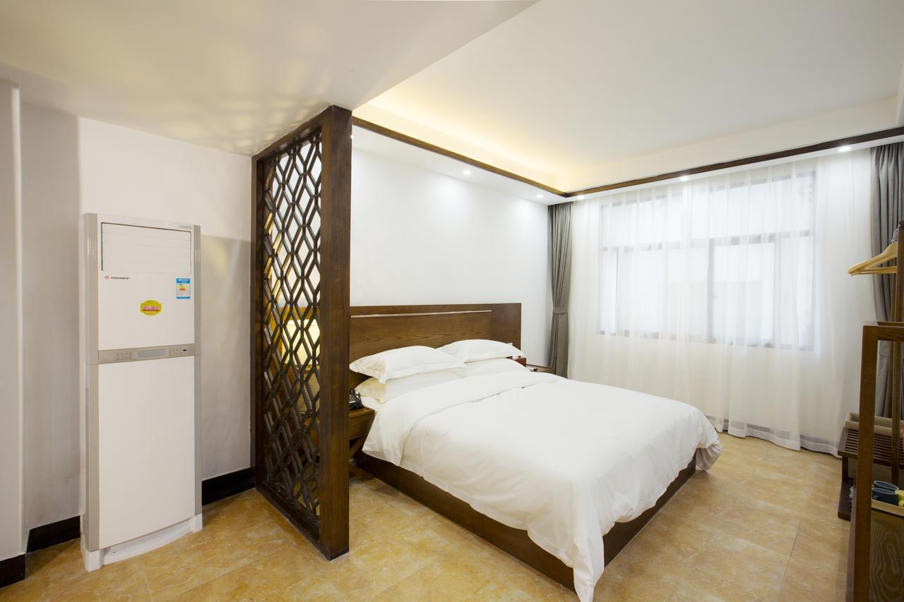 Fenghuang Poshan Inn Exterior photo